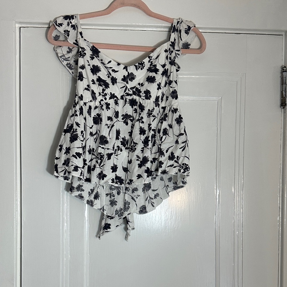 URBAN Romantics White and Black Floral Tie-Front Ruffle Tank